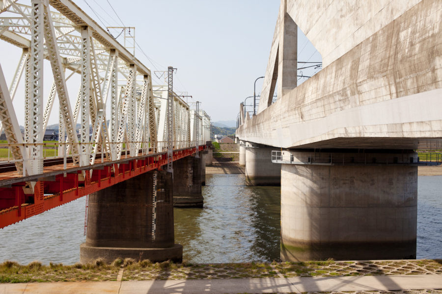 local line bridge vs. shinkansen bridge